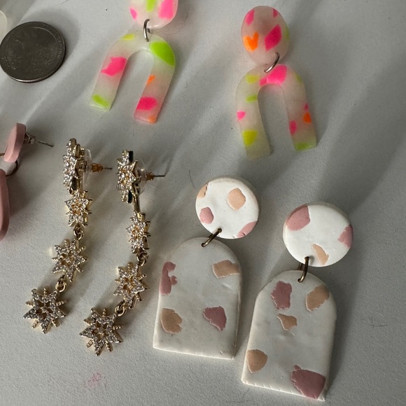 4/$25 Earring bundle - Picture 2 of 4